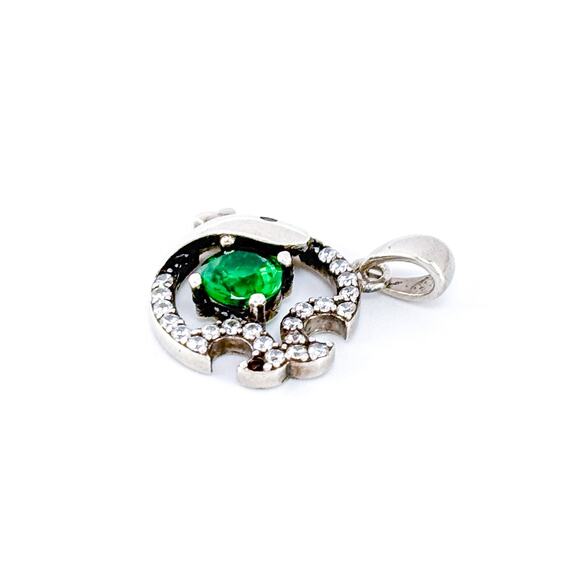 Vintage BRILLIO Sterling Silver 925 Green Crystal Cubic Zirconia Fish Pendant - Picture 3 of 7